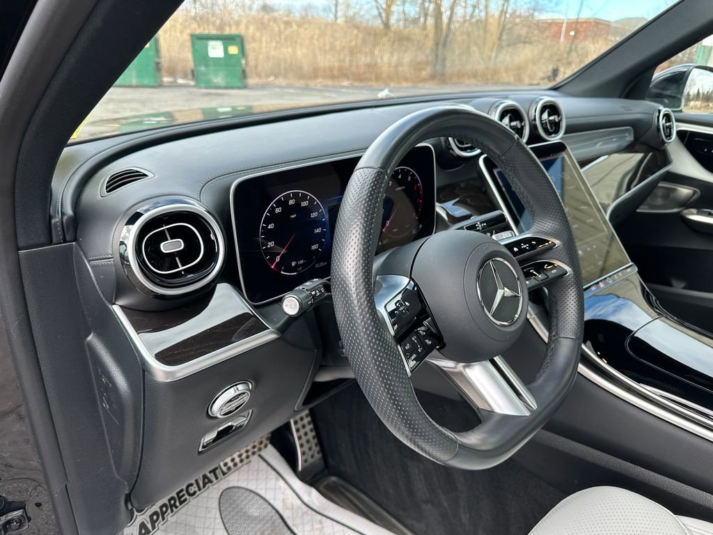 Used 2024 Mercedes-Benz GLC 300 4MATIC image 21