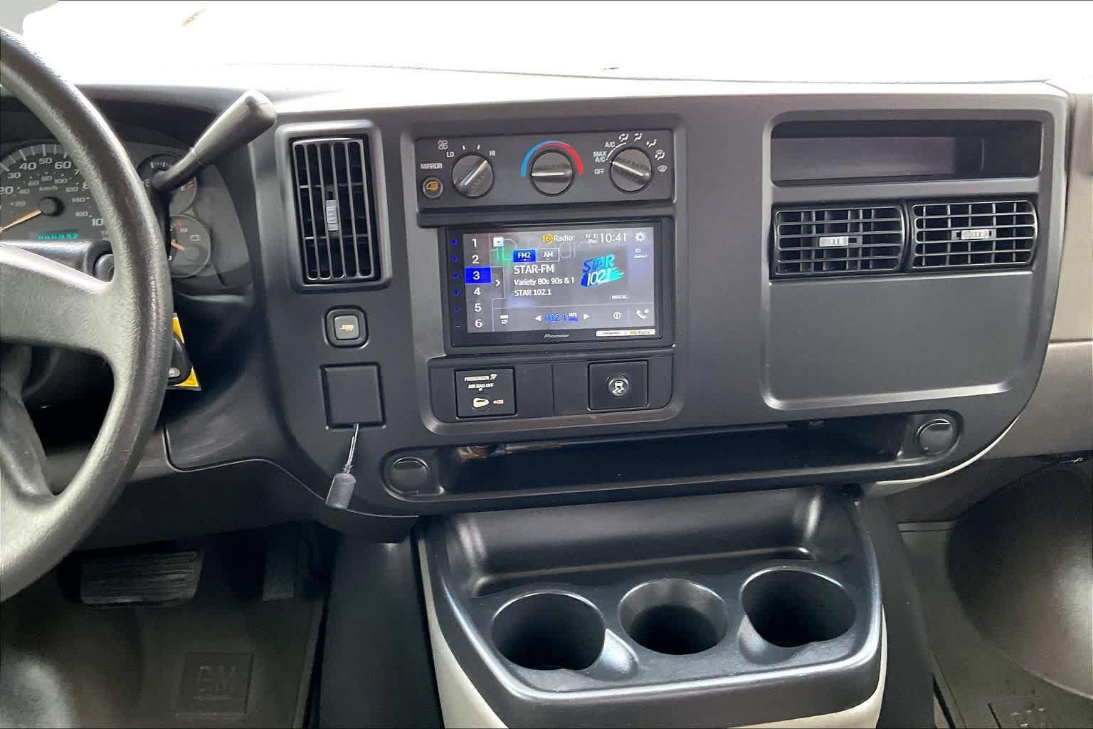 Used 2007 Chevrolet Express 3500 Extended Passenger w/ LT Preferred Equipment Group RWD image 6