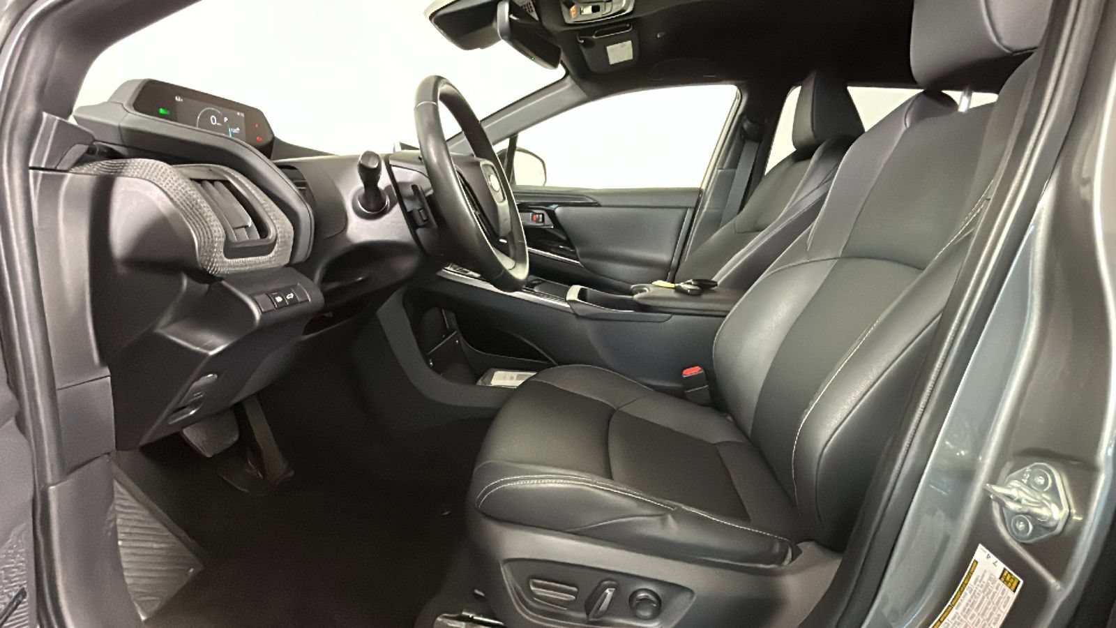 Used 2023 Subaru Solterra AWD image 12