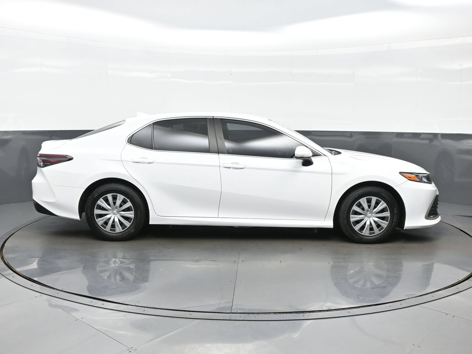 Used 2023 Toyota Camry LE FWD image 7
