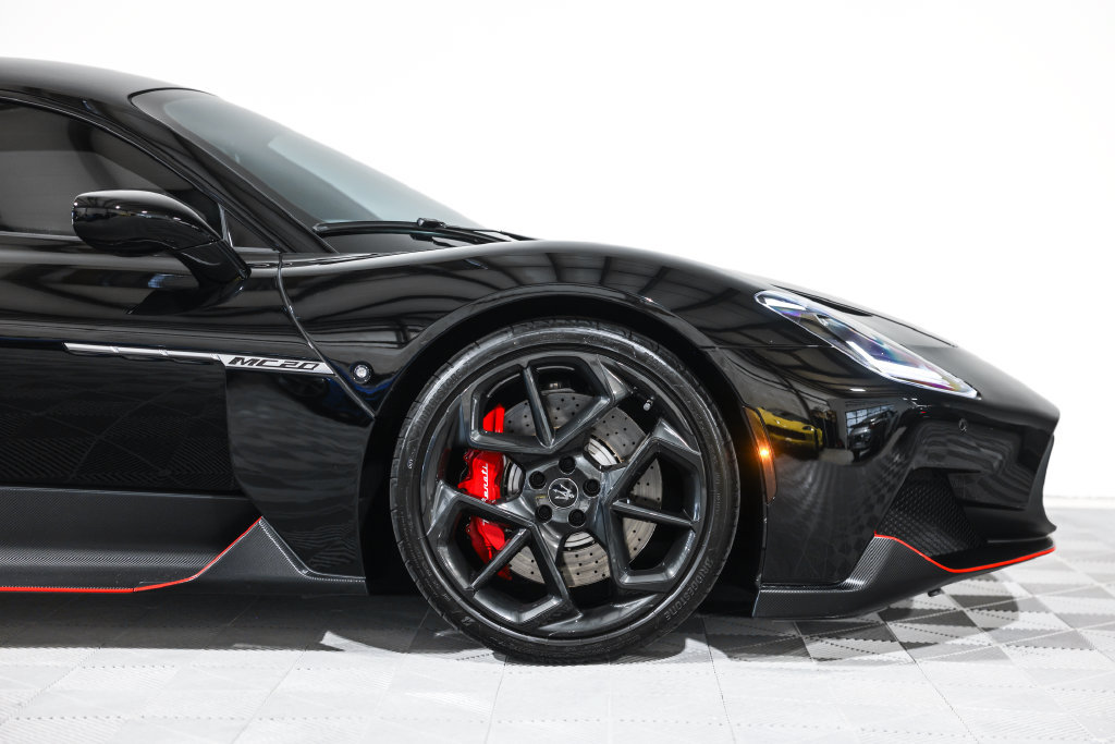 Used 2022 Maserati MC20 Coupe RWD image 3