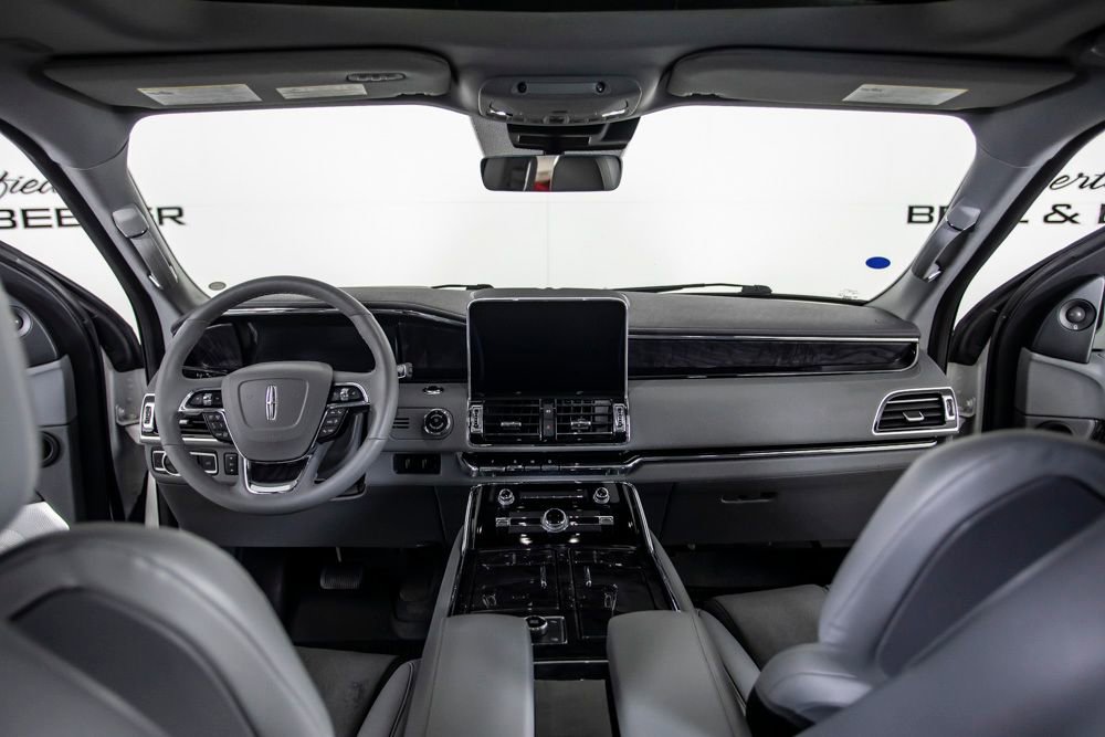Used 2021 Lincoln Navigator Reserve AWD/4WD image 30