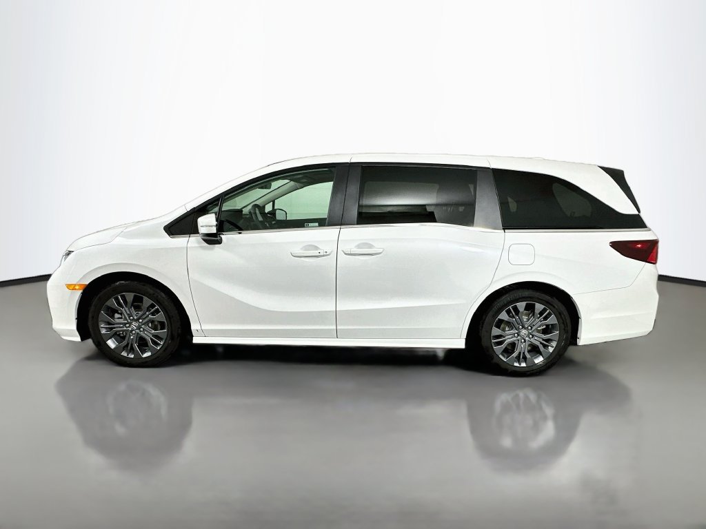 Certified 2026 Honda Odyssey Touring image 8