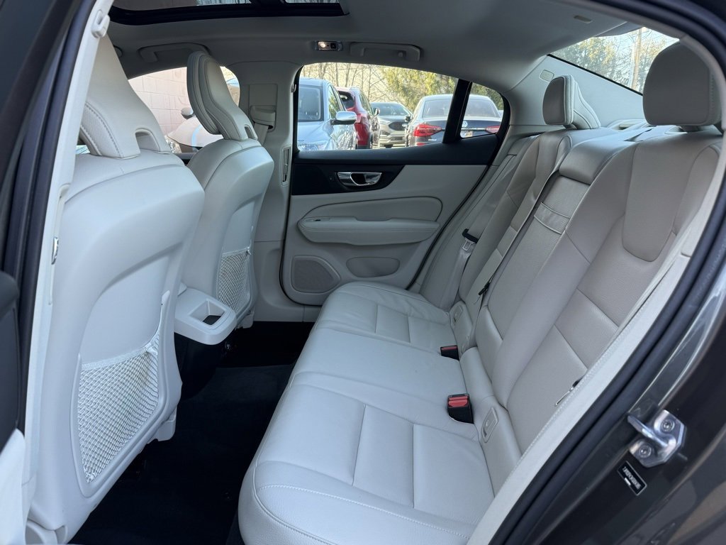 Used 2019 Volvo S60 T5 Momentum w/ Premium Package image 13