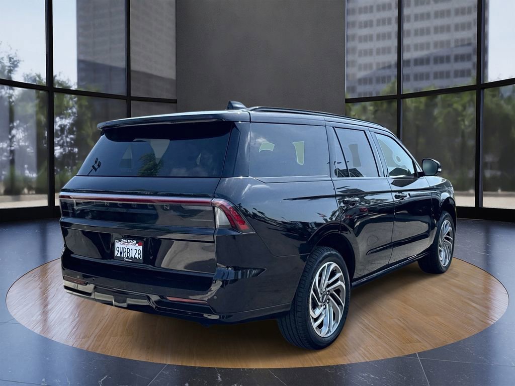 Used 2025 Lincoln Navigator Reserve w/ Jet Appearance Package image 3