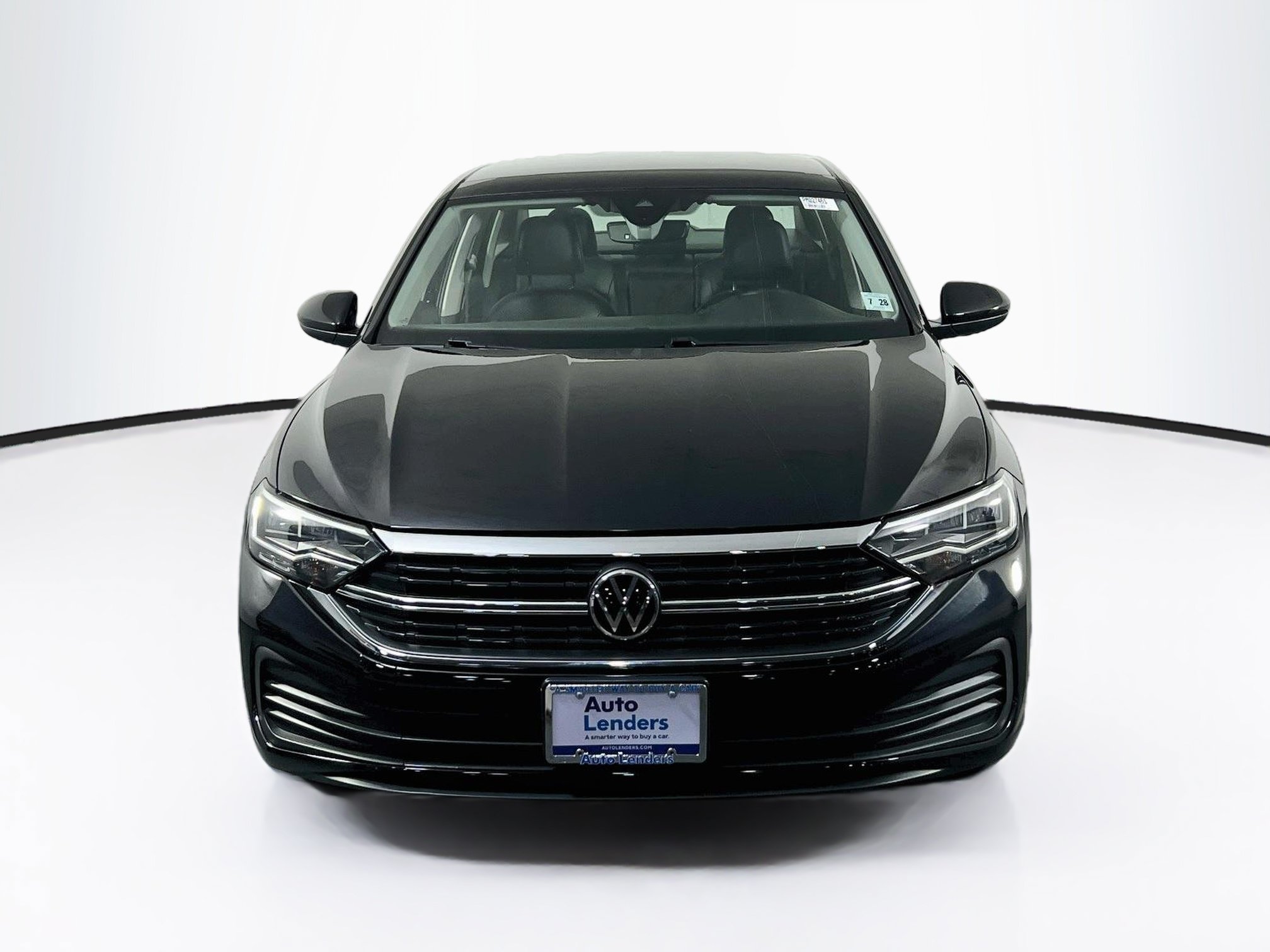 Used 2023 Volkswagen Jetta SE FWD image 2