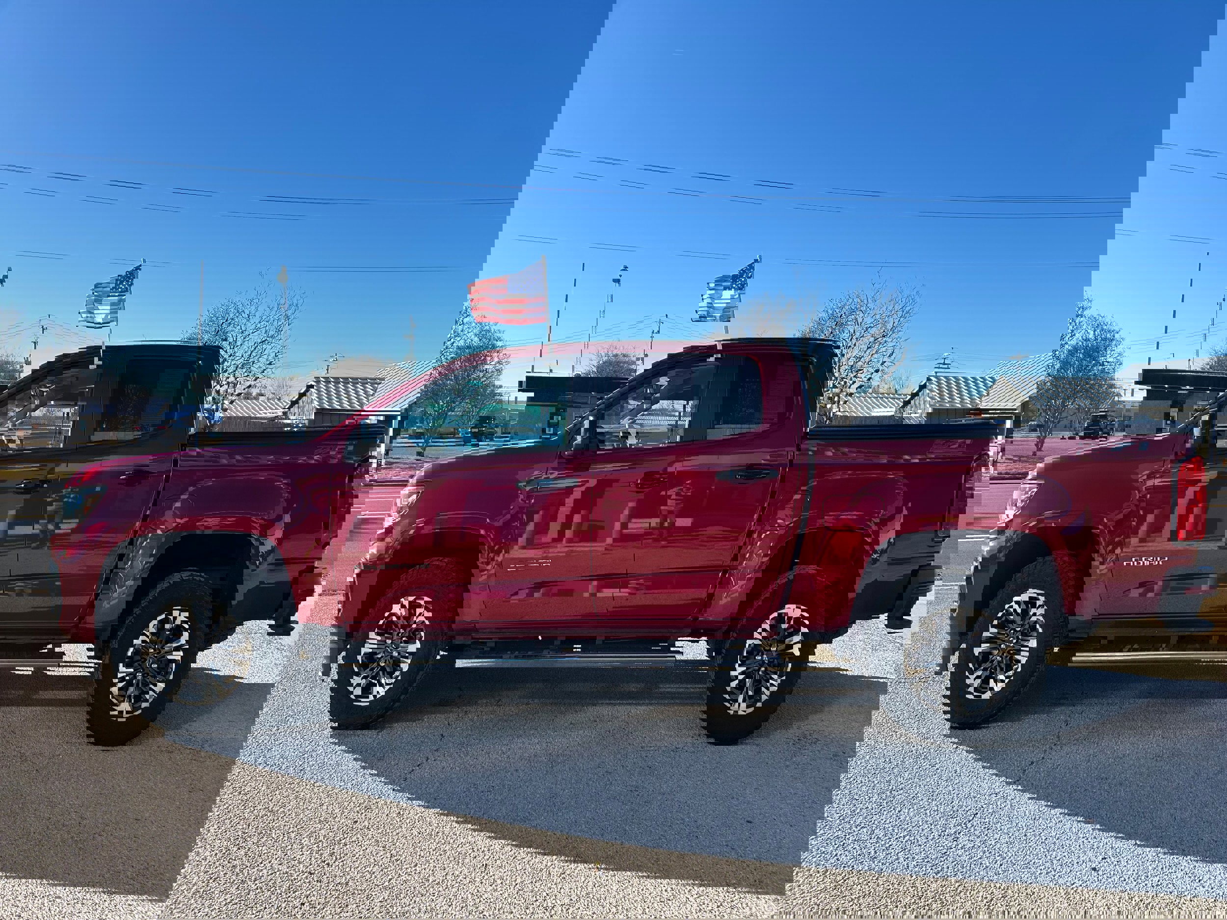 Used 2021 Chevrolet Colorado Z71 image 2