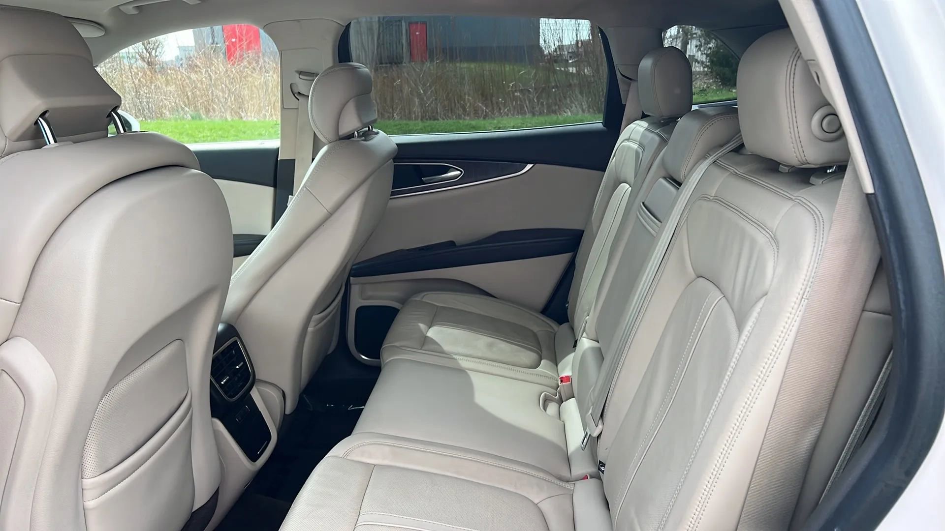 Used 2016 Lincoln MKX Reserve w/ Technology Package image 15