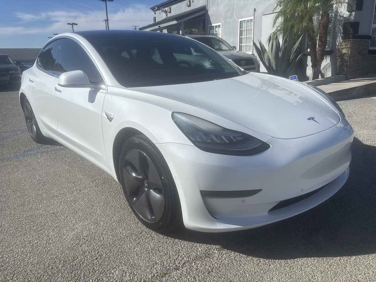 Used 2019 Tesla Model 3 Mid Range image 3
