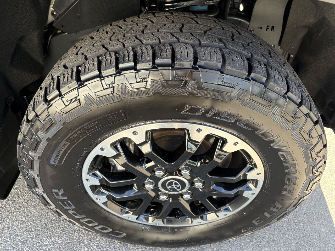 Used 2024 Toyota Tundra SR5 w/ TRD Off-Road Package AWD/4WD image 12