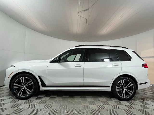 New 2026 BMW X7 M60i image 4