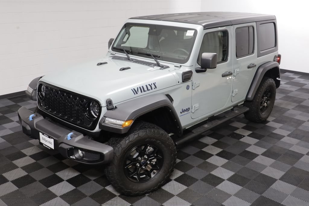 Used 2024 Jeep Wrangler Unlimited AWD/4WD image 2