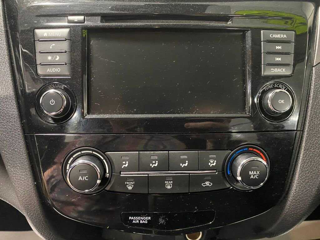 Used 2020 Nissan Rogue Sport S image 8