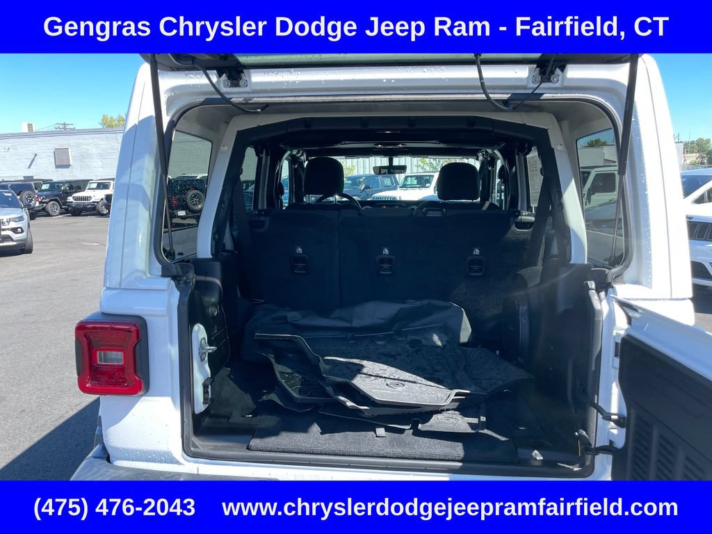 Used 2019 Jeep Wrangler Unlimited Sahara AWD/4WD image 31