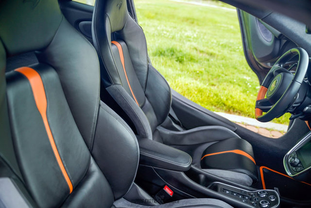 Used 2017 McLaren 570S Coupe RWD image 32