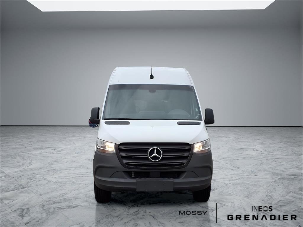 Used 2024 Mercedes-Benz Sprinter 2500 image 2