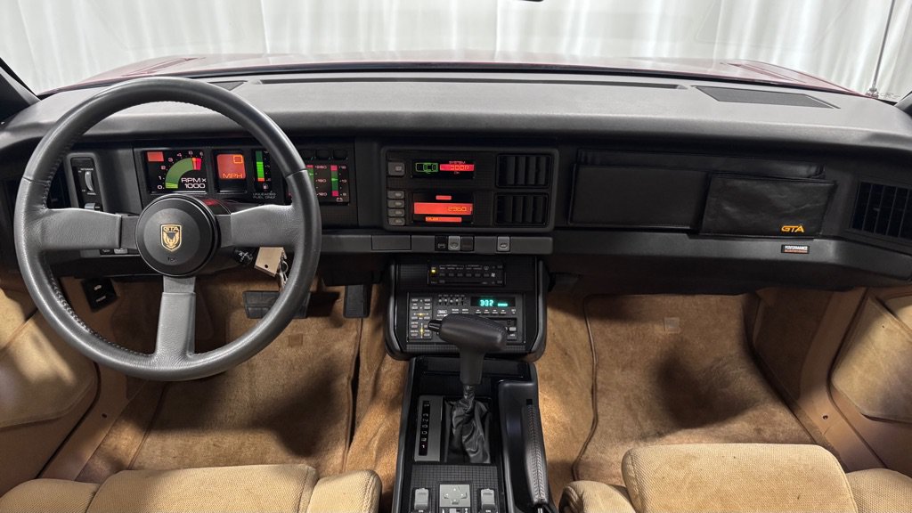 Used 1987 Pontiac Firebird Trans Am RWD image 10