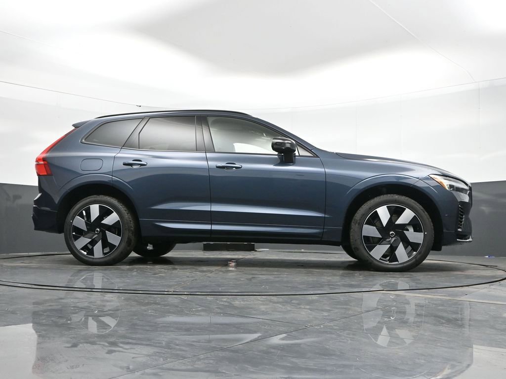 New 2025 Volvo XC60 T8 Plus w/ Protection Package Premier image 40