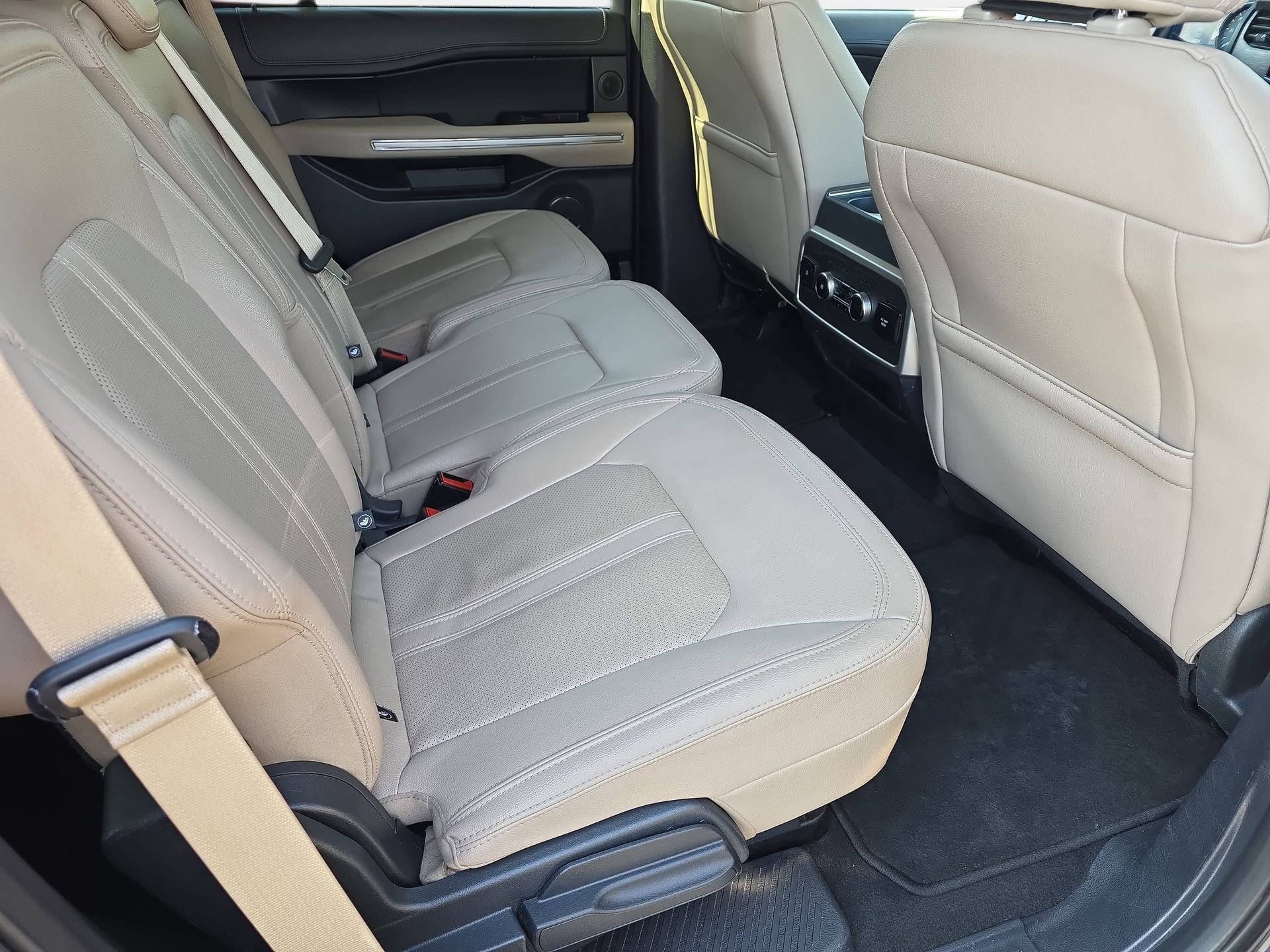 Used 2024 Ford Expedition Limited AWD/4WD image 11