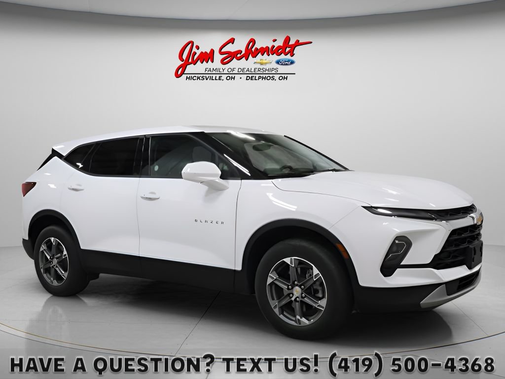 Used 2025 Chevrolet Blazer LT AWD/4WD image 1