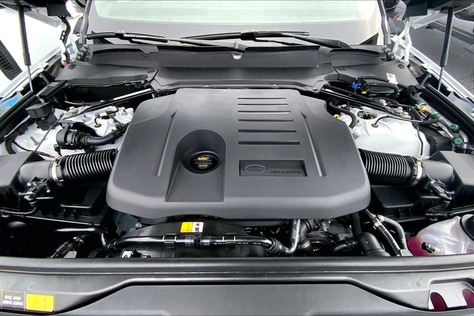 New 2026 Land Rover Discovery Limited Edition image 16