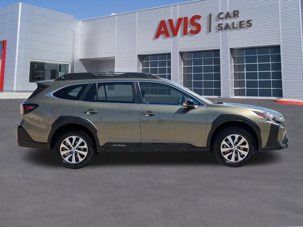 Used 2025 Subaru Outback Premium image 5