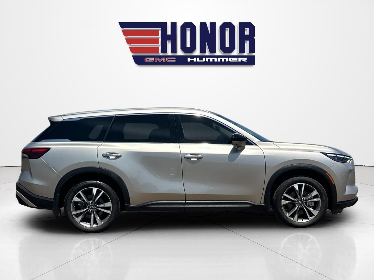 Used 2025 INFINITI QX60 Luxe FWD image 3