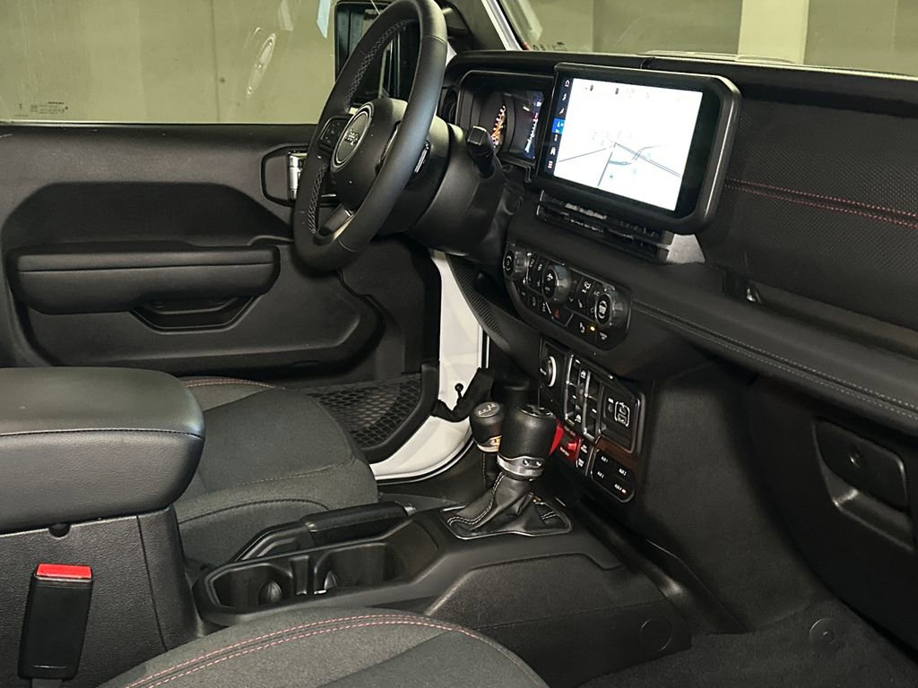 Used 2025 Jeep Wrangler Rubicon w/ Safety Group image 14