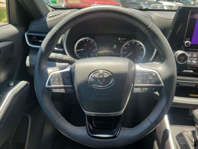 Certified 2024 Toyota Highlander XSE FWD image 19