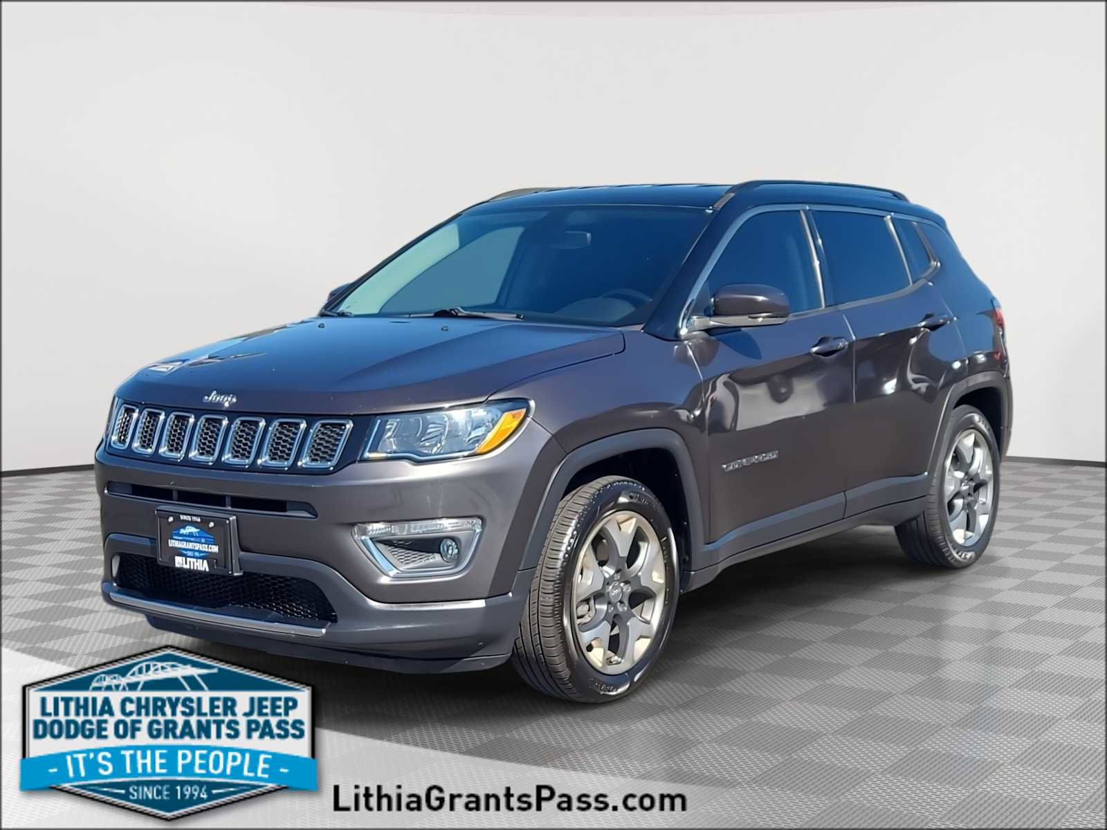 Used 2019 Jeep Compass Limited FWD image 1