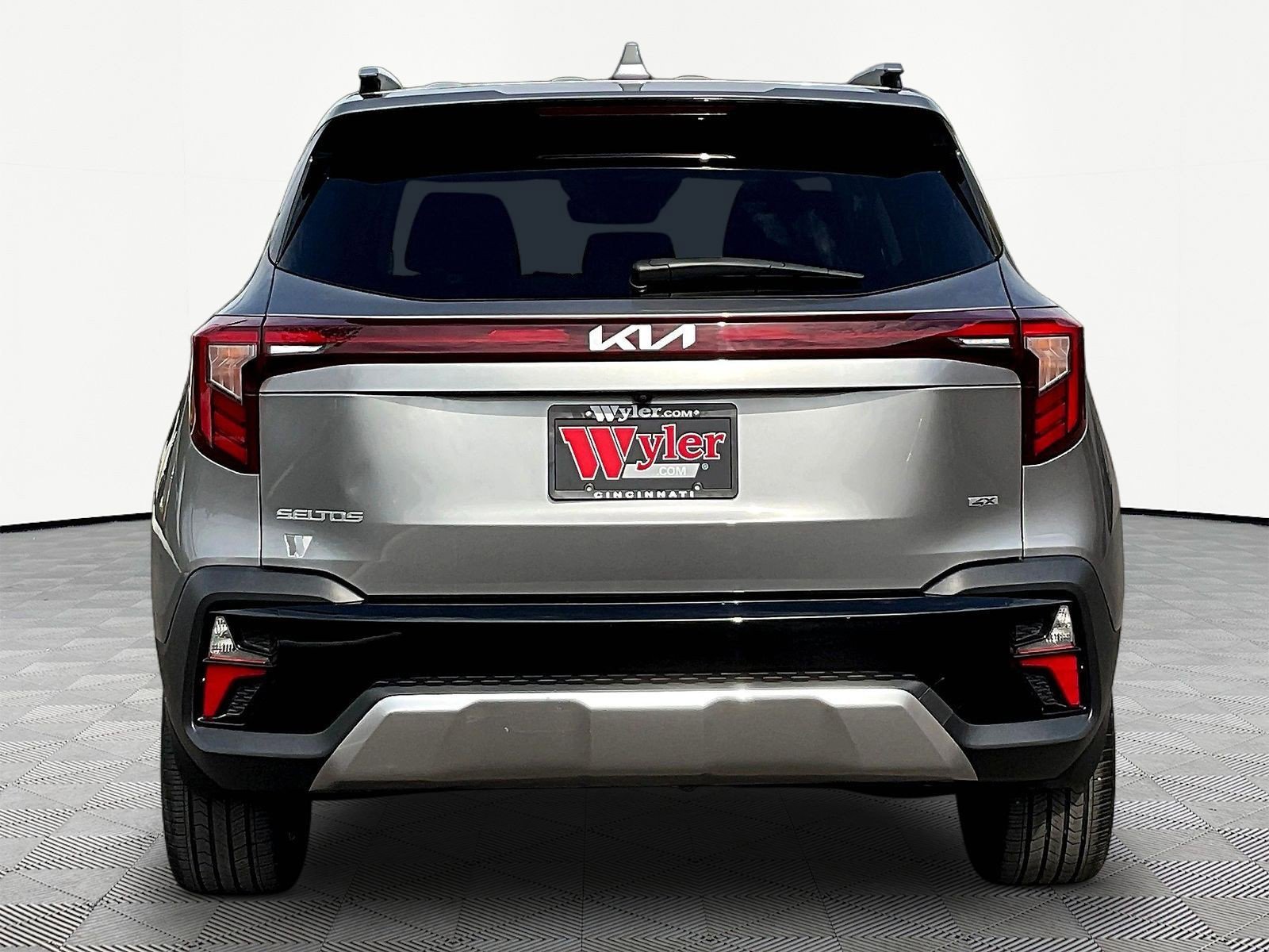 Used 2024 Kia Seltos SX w/ SX Sunroof Package AWD/4WD image 5