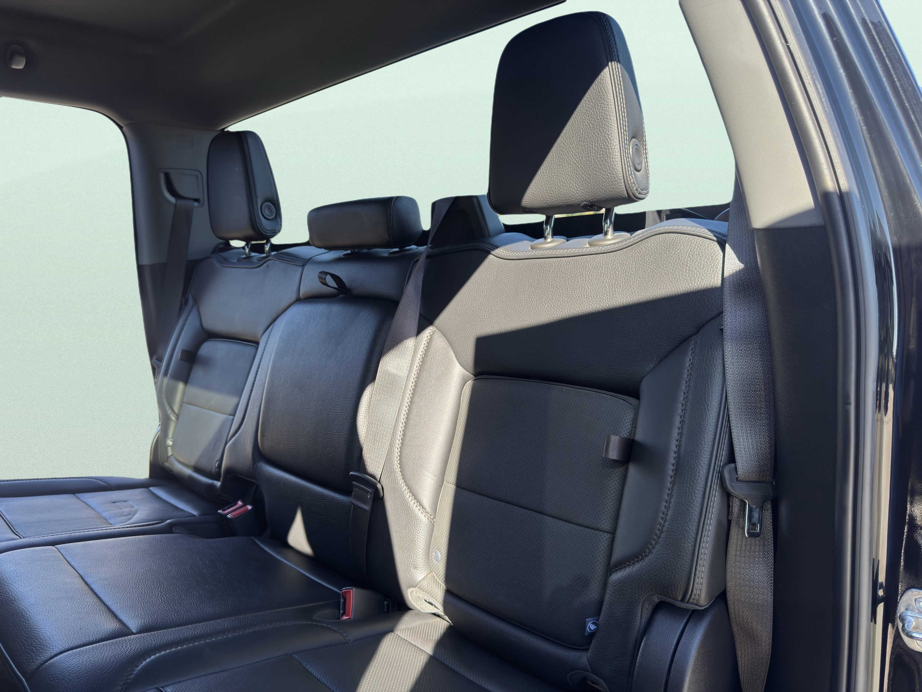 Used 2024 GMC Sierra 3500 Denali w/ Denali Reserve Package image 48