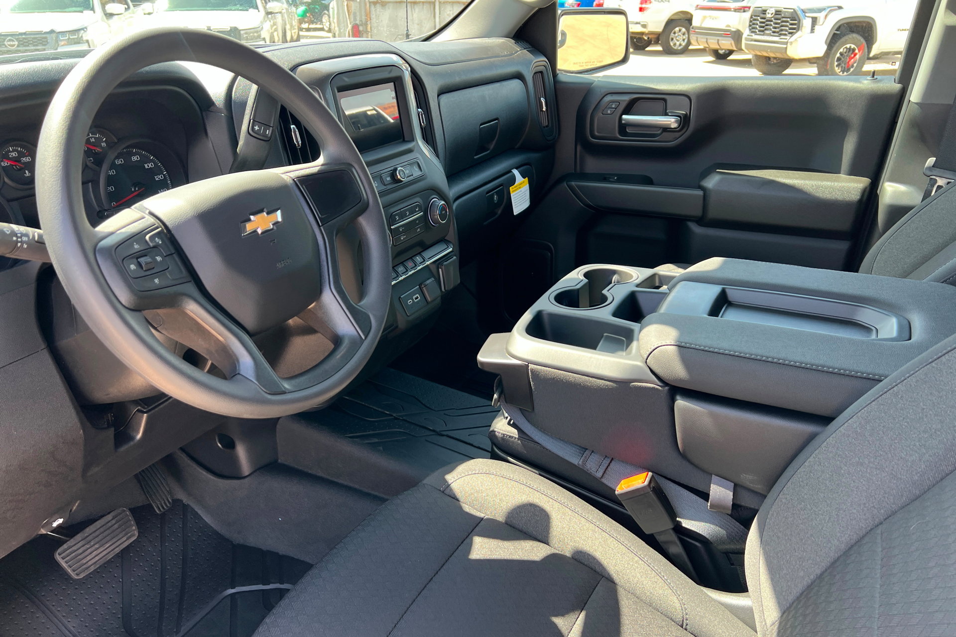 New 2026 Chevrolet Silverado 1500 Custom w/ LPO, Dark Essentials Package AWD/4WD image 16