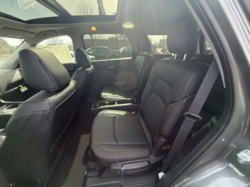 New 2026 Nissan Pathfinder SL w/ SL Premium Package AWD/4WD image 22