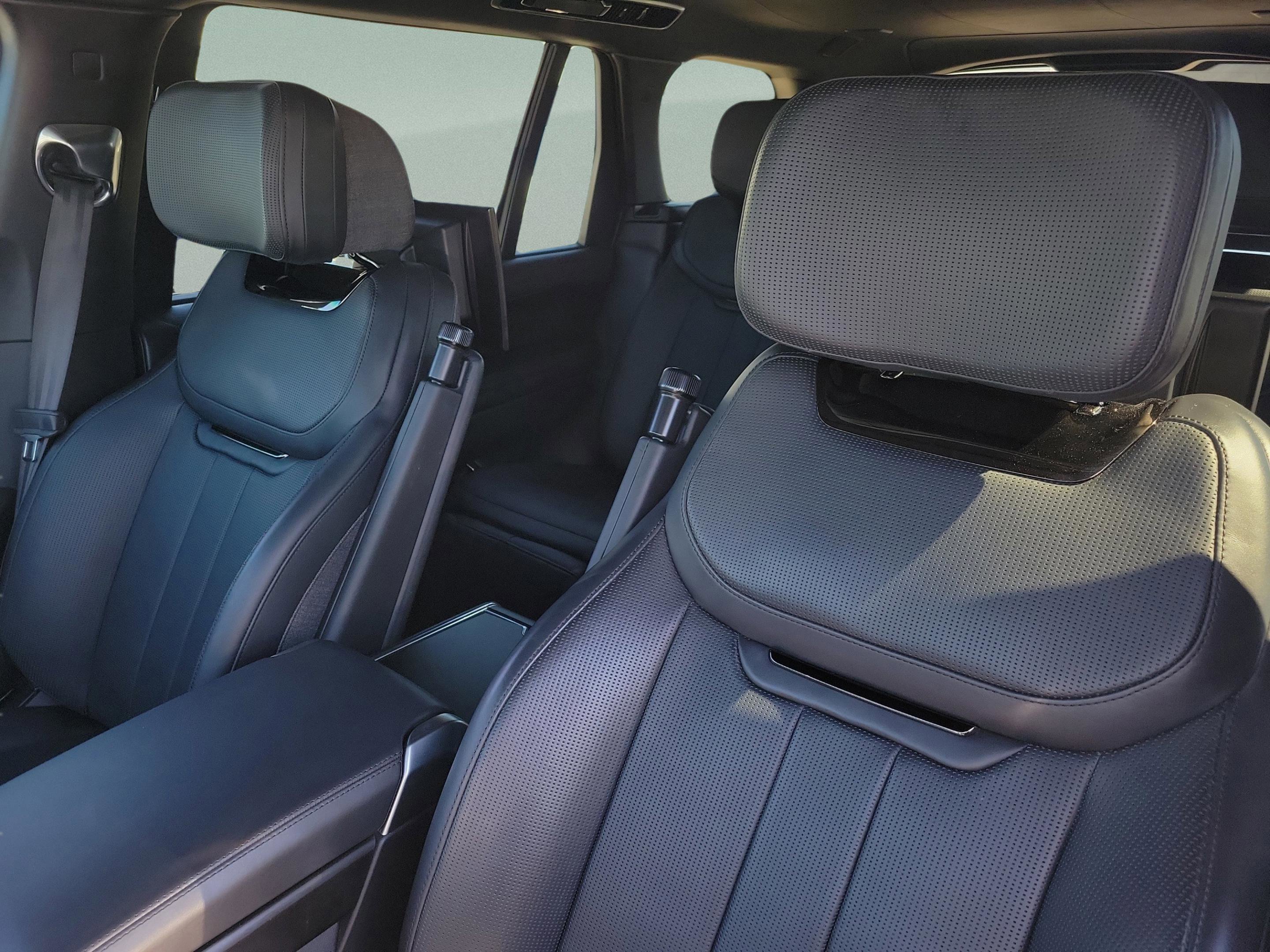 Used 2023 Land Rover Range Rover SV image 23