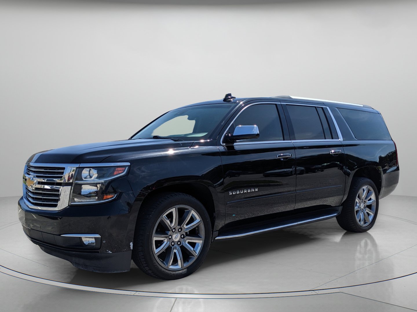 Used 2018 Chevrolet Suburban Premier AWD/4WD image 2