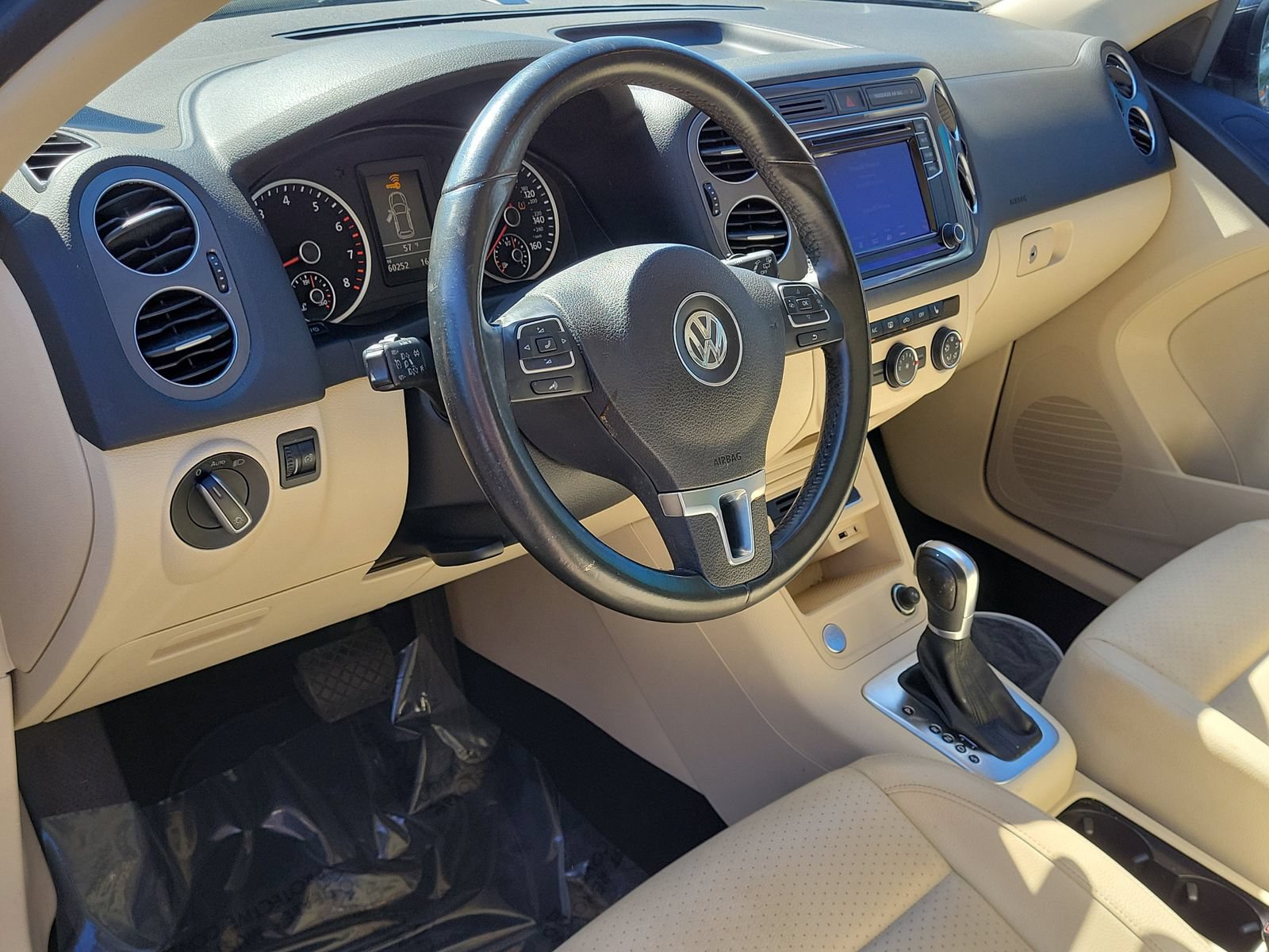 Used 2017 Volkswagen Tiguan Wolfsburg Edition FWD image 10