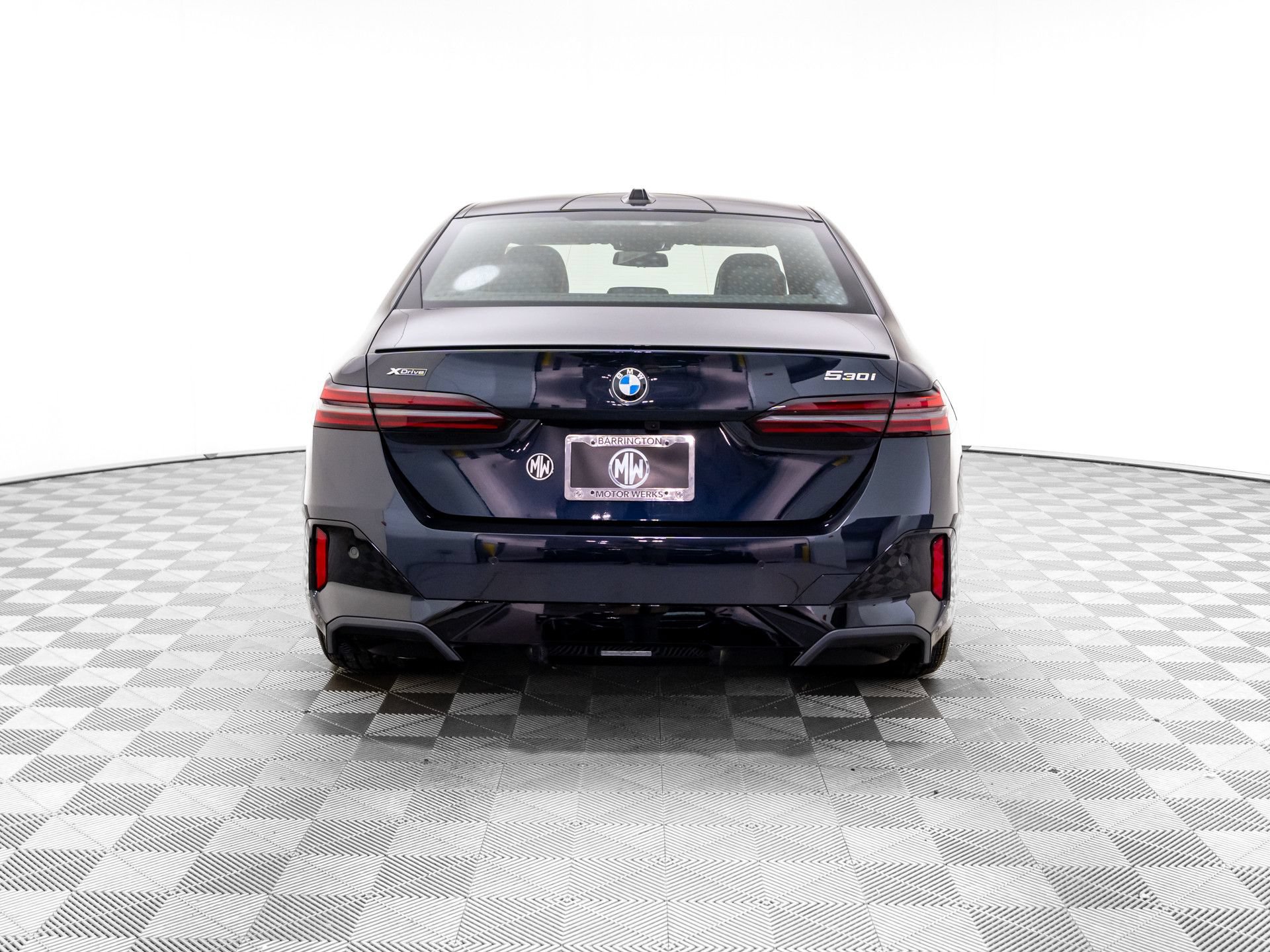 Certified 2026 BMW 530i xDrive w/ M Sport Package AWD/4WD image 5