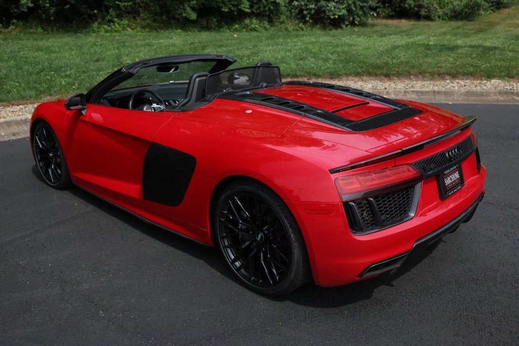 Used 2018 Audi R8 V10 plus w/ Full Leather Package image 17