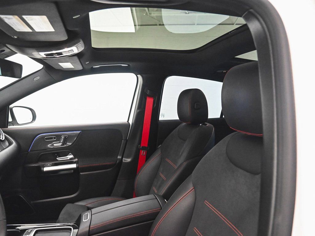 Used 2024 Mercedes-Benz GLA 35 AMG 4MATIC image 41