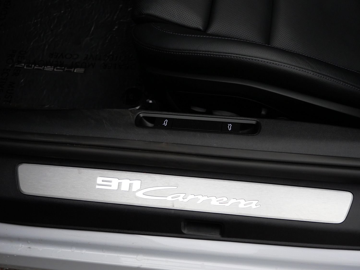 Used 2025 Porsche 911 Carrera RWD image 19