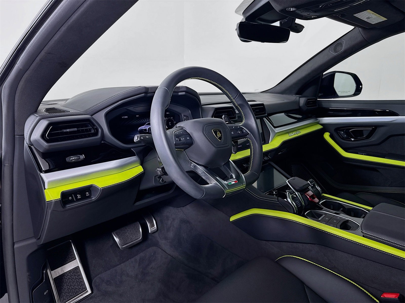 Used 2025 Lamborghini Urus SE image 10