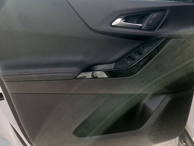 New 2026 Chevrolet Equinox LT image 18