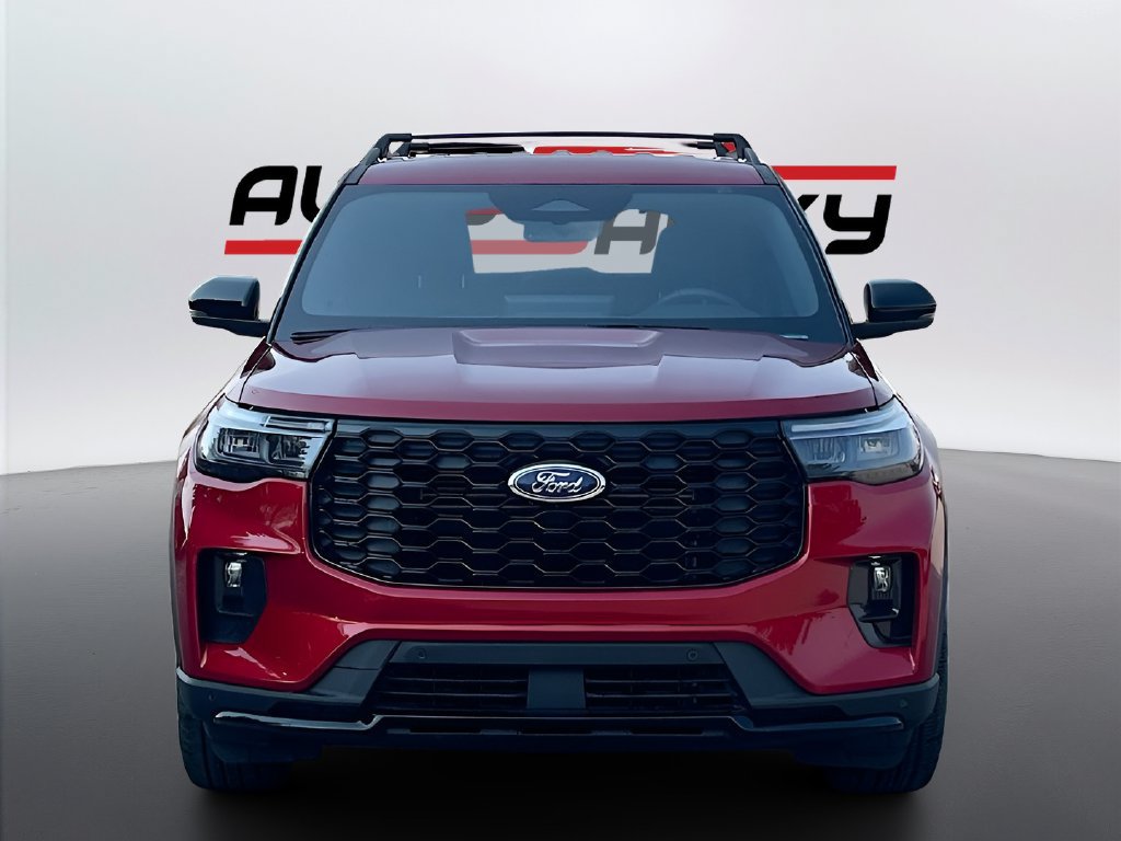 Used 2025 Ford Explorer ST AWD/4WD image 2