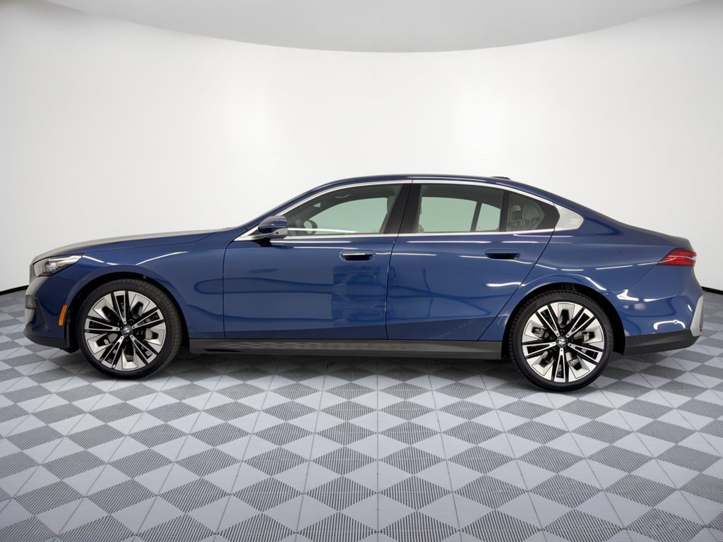 Certified 2026 BMW 530i RWD image 2