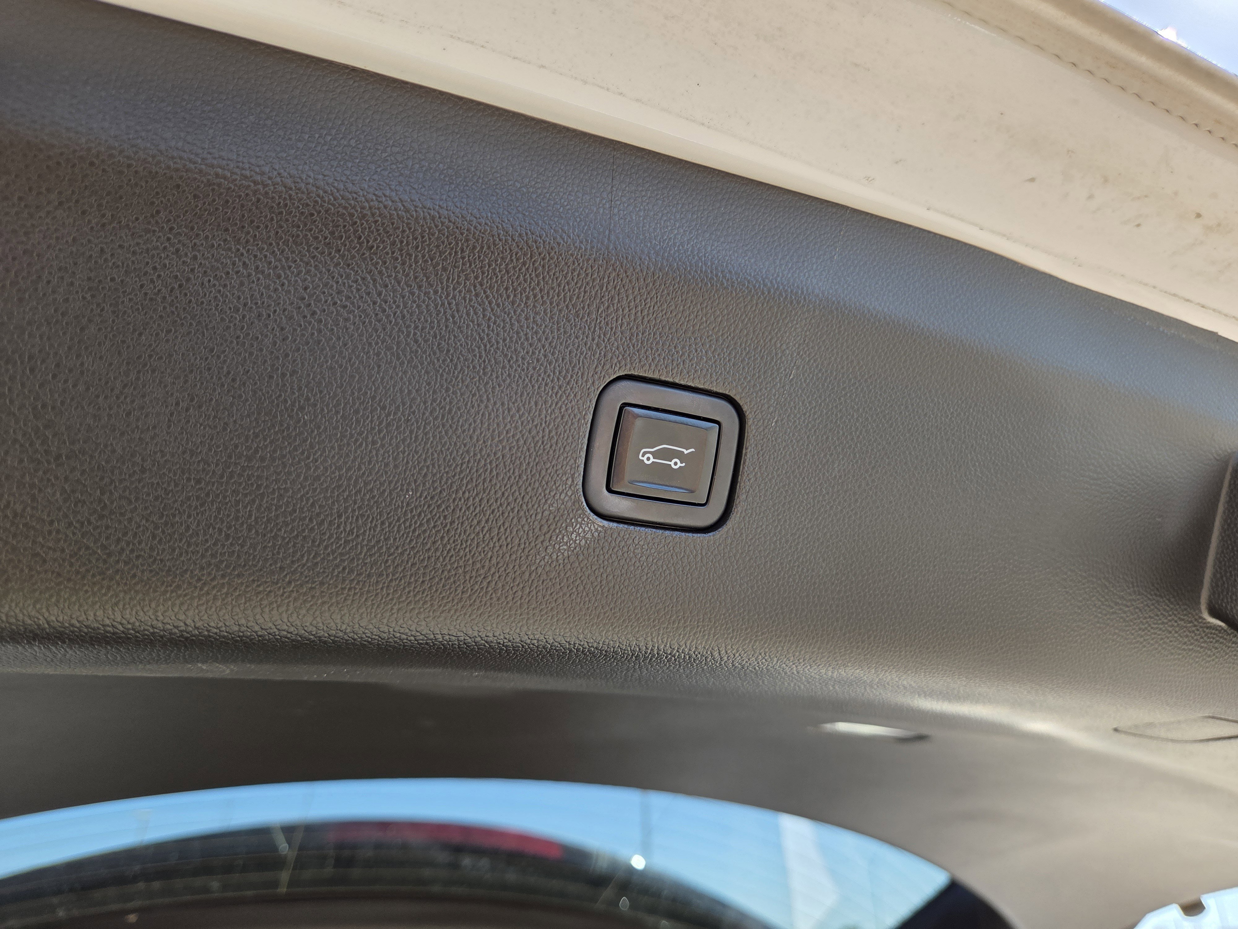 Used 2022 Buick Enclave Avenir w/ Trailering Package, 5000 lbs. image 32