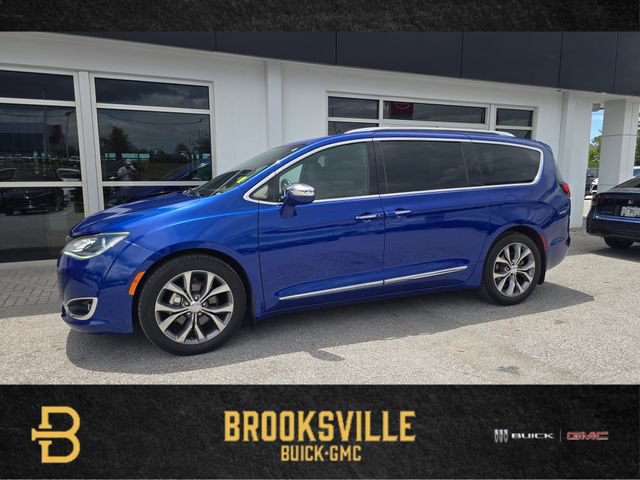Used 2020 Chrysler Pacifica Limited w/ Tire & Wheel Group FWD image 1