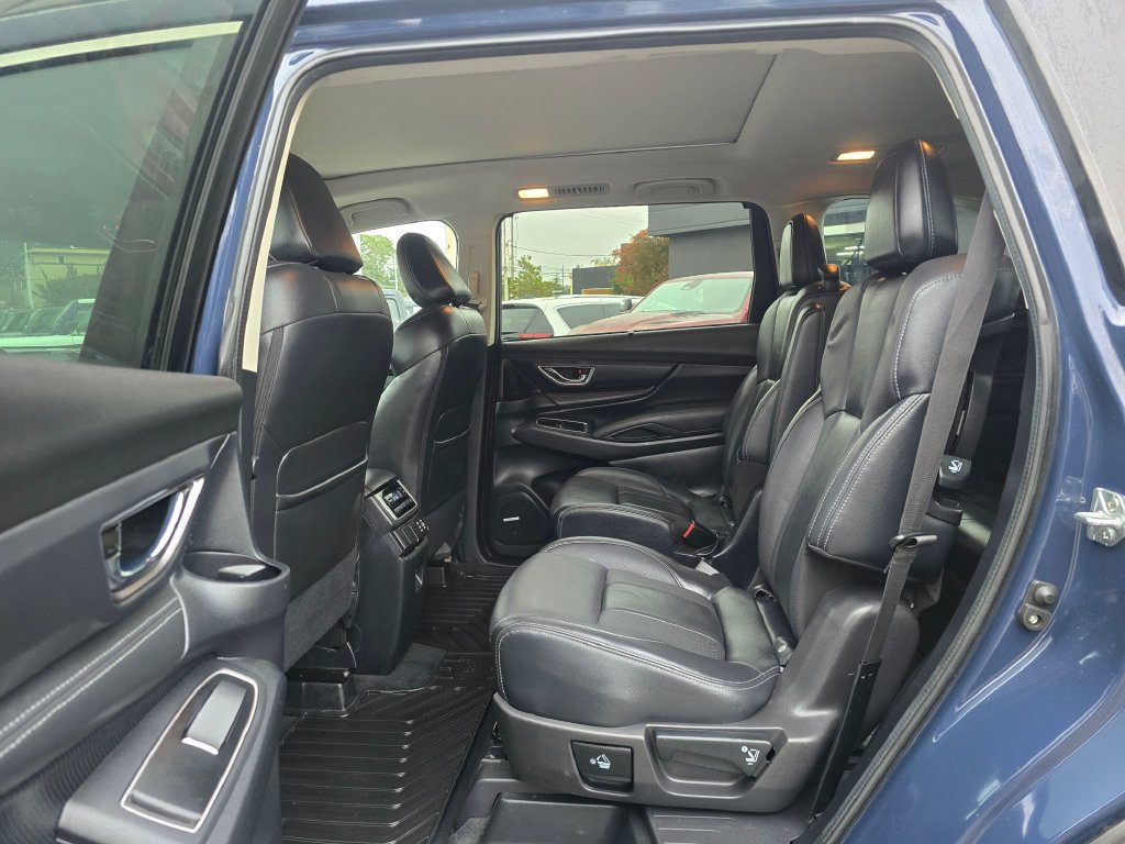 Used 2023 Subaru Ascent Limited w/ Technology Package AWD/4WD image 16