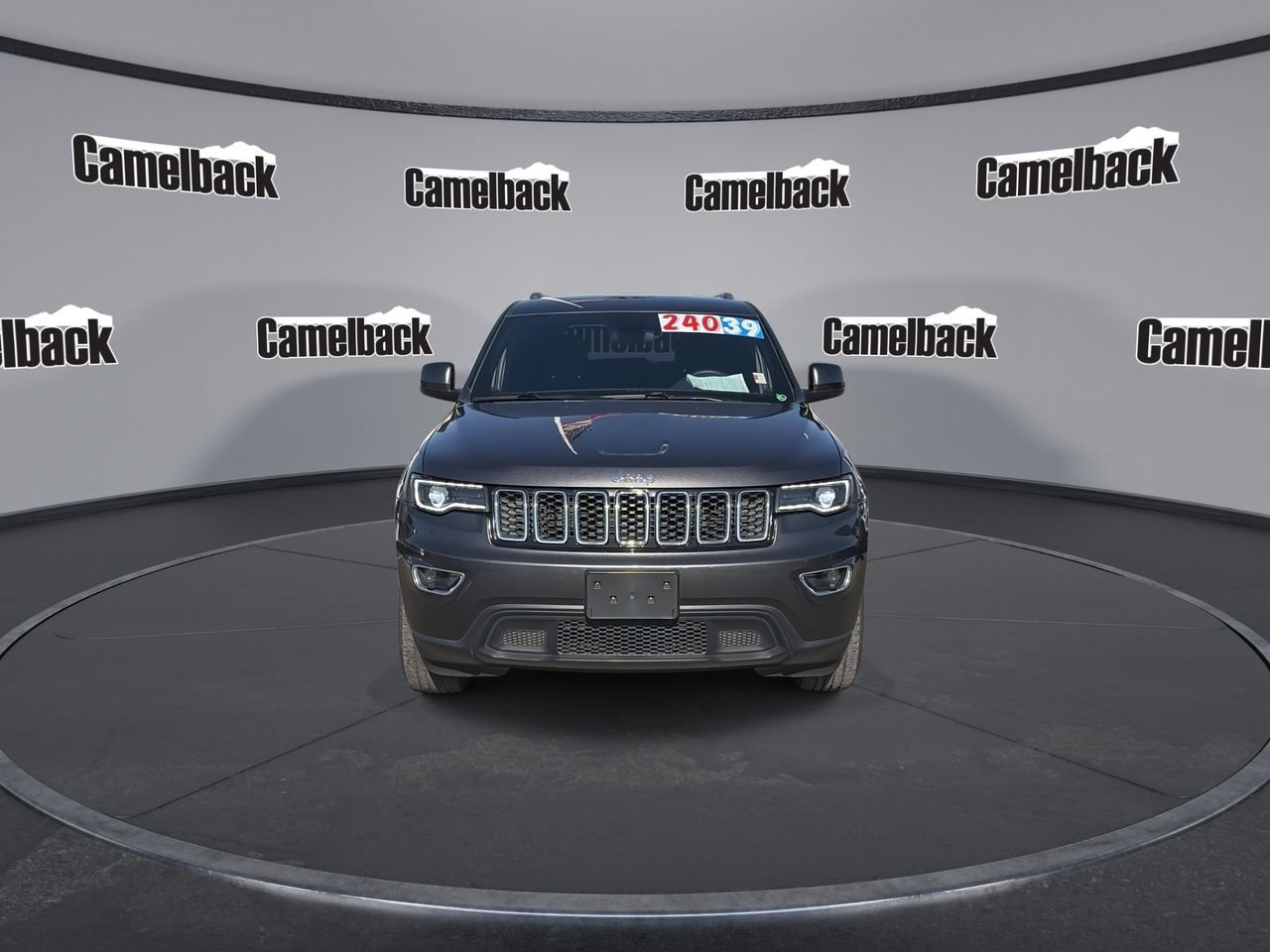 Used 2020 Jeep Grand Cherokee Laredo RWD image 2