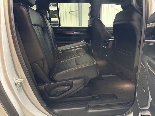 Used 2024 Jeep Wagoneer L Series II image 28